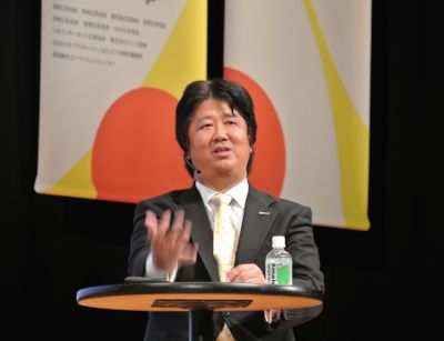 江畑浩人氏