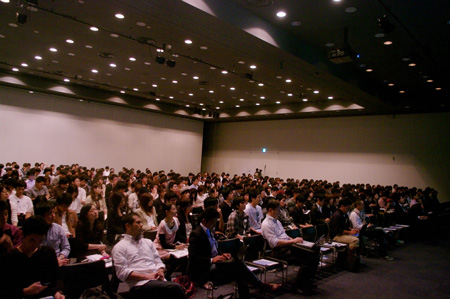 会場には参加者、関係者を含め500名以上が集まった