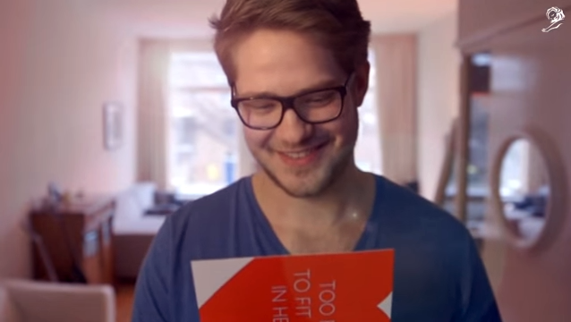 手紙離れ に待ったをかける オランダ郵便局によるバレンタイン限定 キス切手 プロジェクト Markezine マーケジン