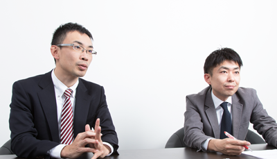 インフォデックス producer/co-founder 松村昌弘氏(写真右)Web行動心理学研究所 所長/株式会社はこ 代表取締役 亀谷誠一郎氏(写真右)