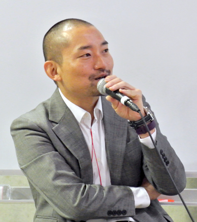 西井 敏恭(にしい・としやす)氏 オイシックス株式会社 CMO 1975年生まれ。福井県出身。金沢大大学院を卒業後バックパッカーとなり、2年半をかけて世界を1周。自らのWebサイトにてアジア、南米、アフリカ各地で旅行記を更新。それが口コミで広がり話題となる。帰国後は2003年にEC企業に入社してWebマーケティングに取り組み、モバイルコンテンツ会社を経て2007 年にドクターシーラボ入社。eコマースグループ グループ長などを務め、2013 年末に退職。再び世界1周の旅を経て、warmthを立ち上げるとともに、2014 年8月オイシックス入社。