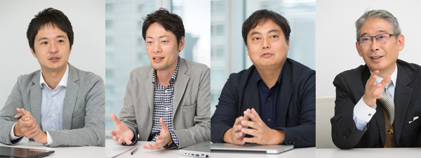 左から、株式会社LIFULL Chief Data Officer LIFULL HOME’S事業本部 グループデータ戦略部 部長 野口真史氏、アジャイルメディア・ネットワーク株式会社 代表取締役社長 上田怜史氏、アジャイルメディア・ネットワーク株式会社 プラットフォーム部 部長 チーフテクニカルディレクター 五十嵐靖也氏、日本郵便株式会社 担当部長 鈴木睦夫氏
