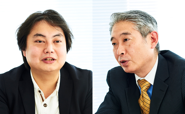 左から、アジャイルメディア・ネットワーク株式会社 プラットフォーム部 部長 五十嵐靖也氏、日本郵政株式会社 郵便・物流営業部 担当部長 鈴木睦夫氏