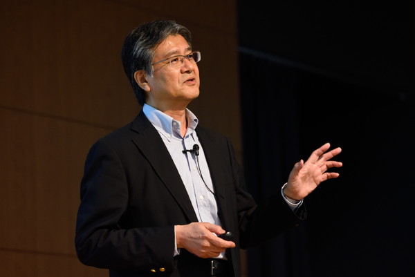 石井龍夫氏 石井龍夫氏