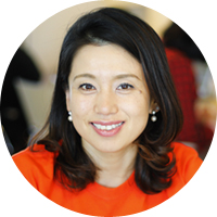 株式会社AsMama 代表取締役CEO 甲田 恵子氏米国留学を経て関西外大卒。環境事業団での役員秘書兼国際協力企画、ニフティでの海外渉外及び上場兼IR主担当、投資会社ngigroupでの広報・IR室長を経て、2009年にAsMamaを創業し代表取締役社長に就任(現任)。2016年よりシェアリングエコノミー協会理事着任(現任)。総務省主催「地域活性化大賞2017」大賞・総務大臣賞受賞、総務省主催「平成30年度地域情報化アドバイザー」就任、他受賞歴、メディア掲載歴多数。
