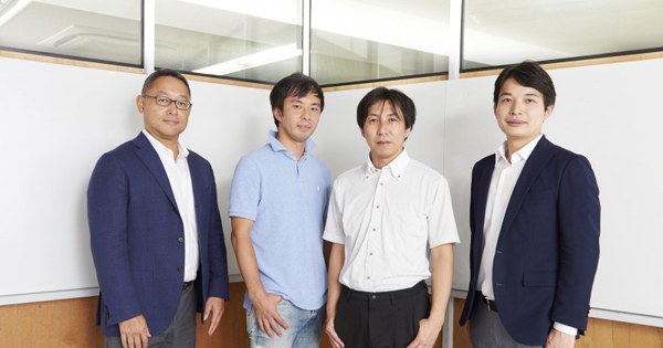 (写真左から)三井物産 大久保氏、Eight Roads Ventures Japan 村田氏、Pathee代表取締役 寺田氏、三井物産 笹島氏