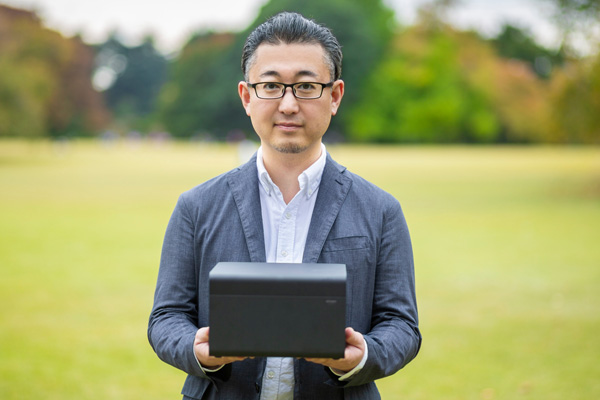株式会社PTP 取締役 CTO 籠屋 健氏/手にしているのが「SPIDER」