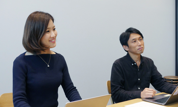 LINE株式会社 ゲーム事業本部 奥井麻矢さん(写真左)、中田陽平さん(写真右)
