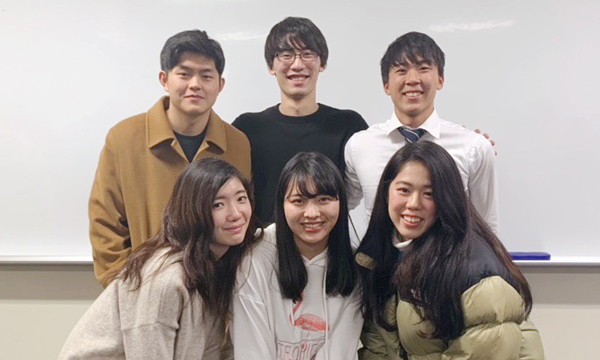 本記事制作を担当した立教大学佐々木ゼミ2班の取材チーム