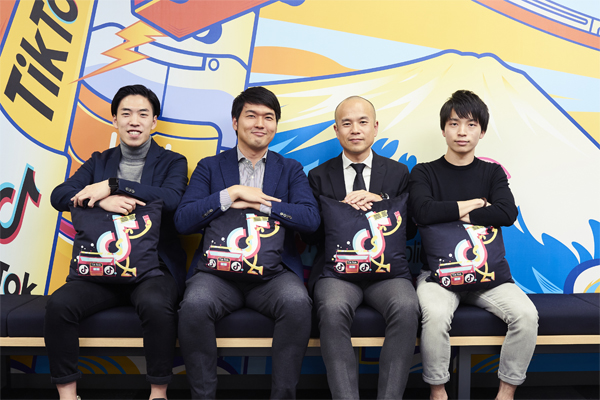 (写真左から)Septeni Japan株式会社 メディア本部 メディア&ソリューション部 プロデューサー 仙波 学氏/Septeni Japan株式会社 メディア本部 本部長 本間 崇司氏/TikTok日本法人 副社長 西田 真樹氏/TikTok日本法人 セールスマネージャー 今西 達夫氏